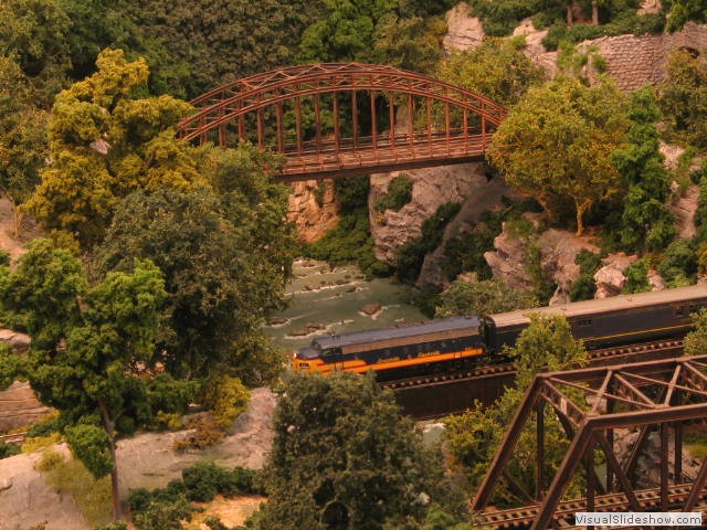 L&N EMD F7 - Blue Ridge Flyer