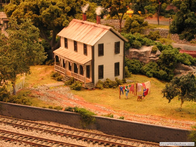 East River Crossing - Farm House